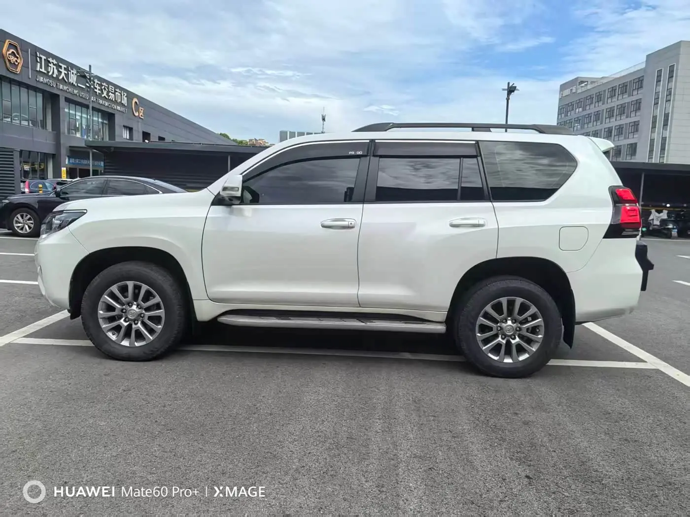 Toyota Prado 2019 — Photo 3/15