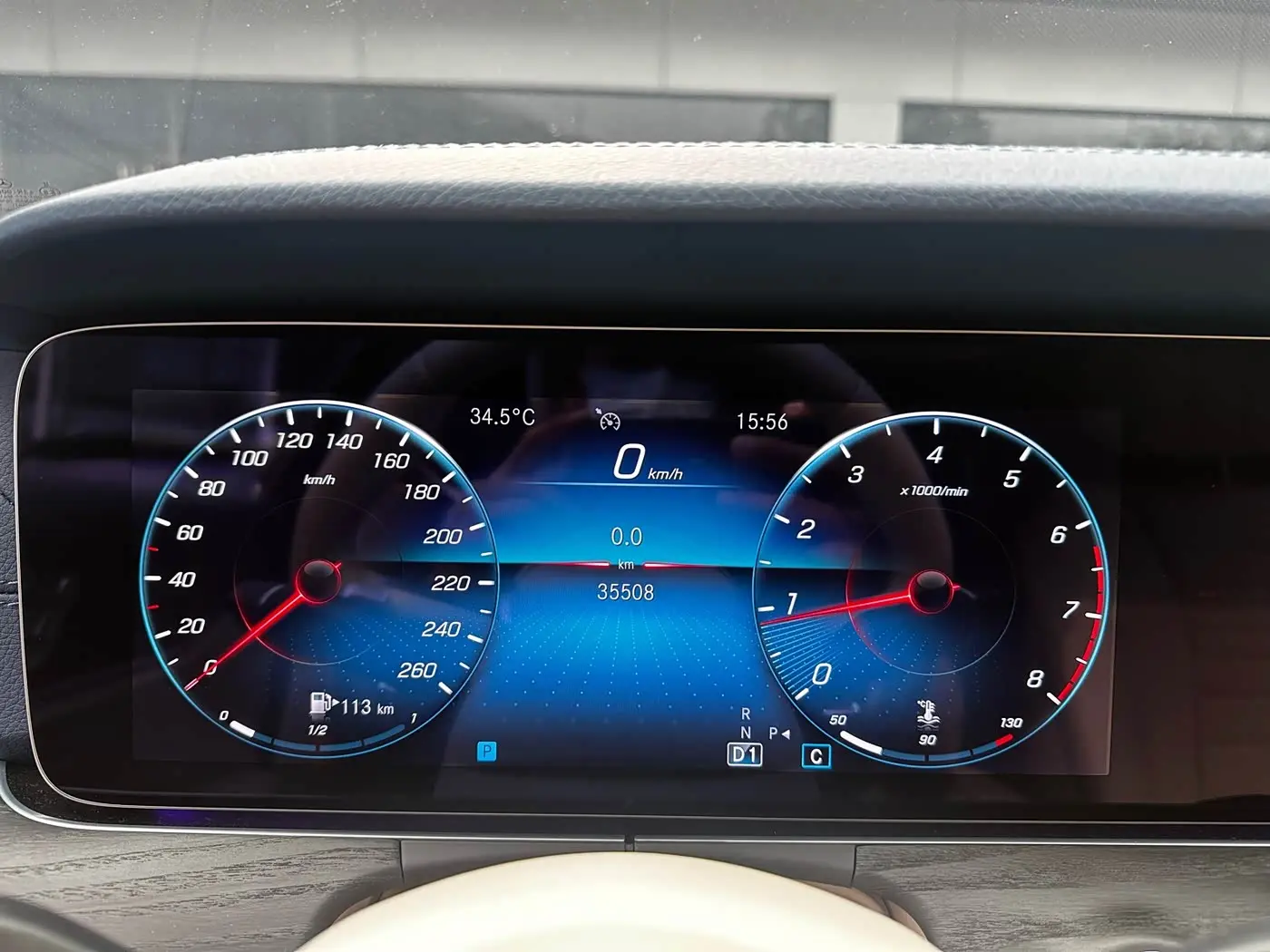 Mercedes-Benz E-Class 2023 — Photo 8/14