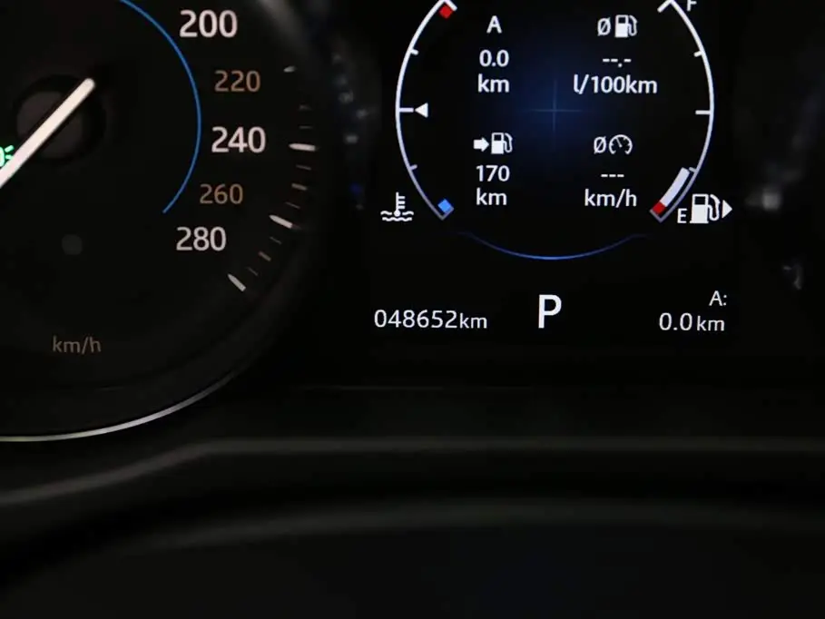 Jaguar XF 2019 — ფოტო 14/20