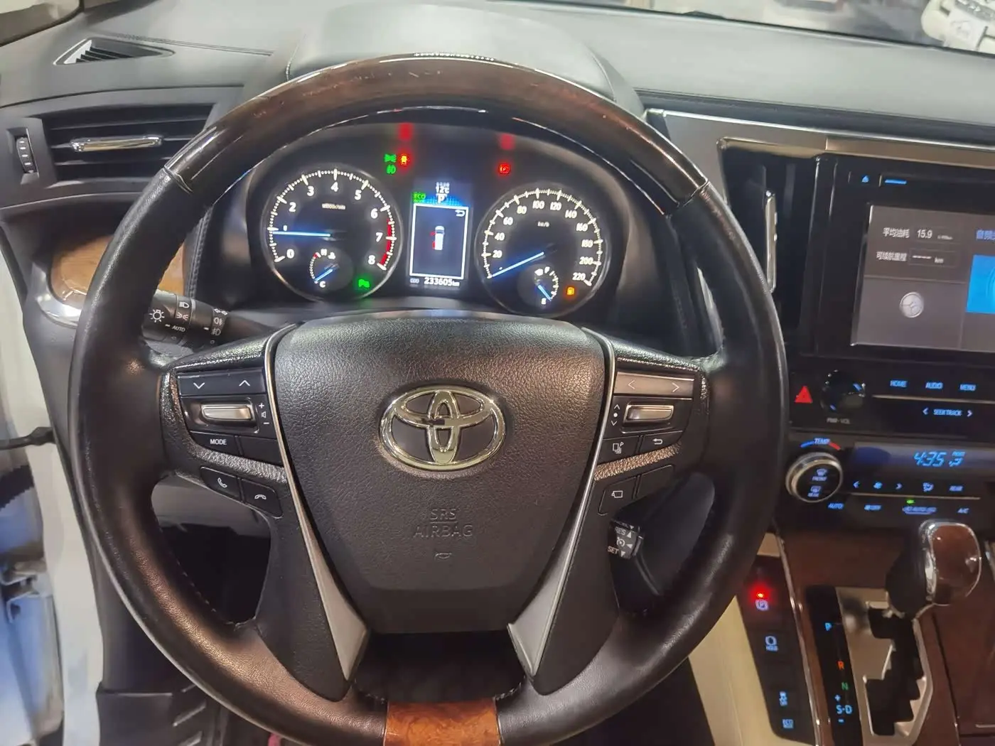 Toyota Alphard 2016 — Фото 14/20