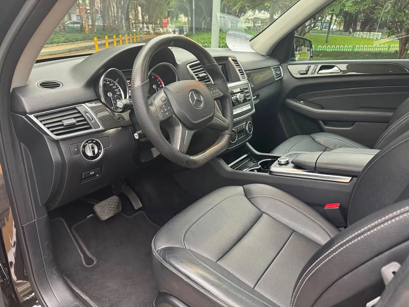Mercedes-Benz M-Class 2014 — Photo 11/19
