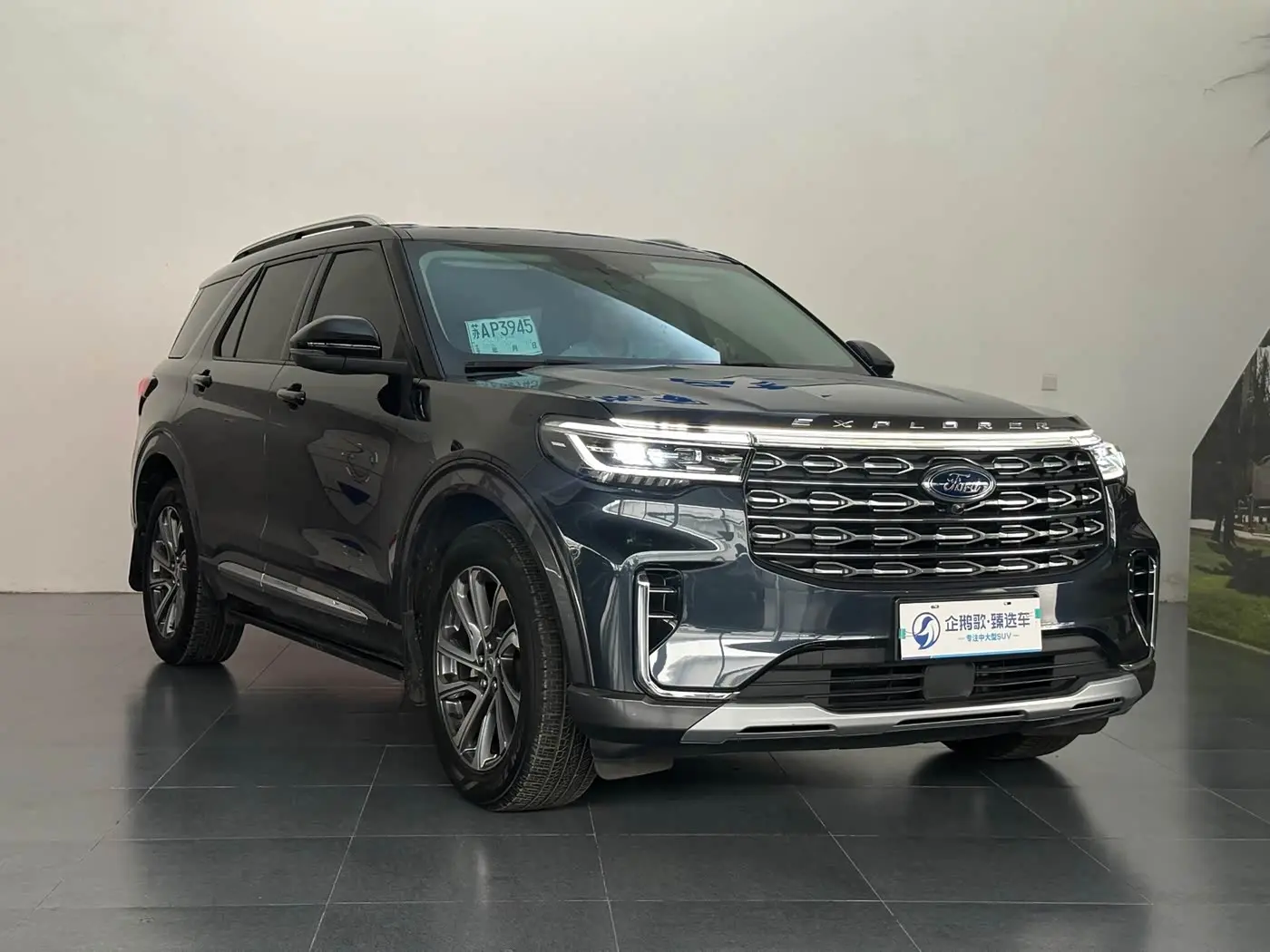 Ford Explorer 2023 — Фото 3/20