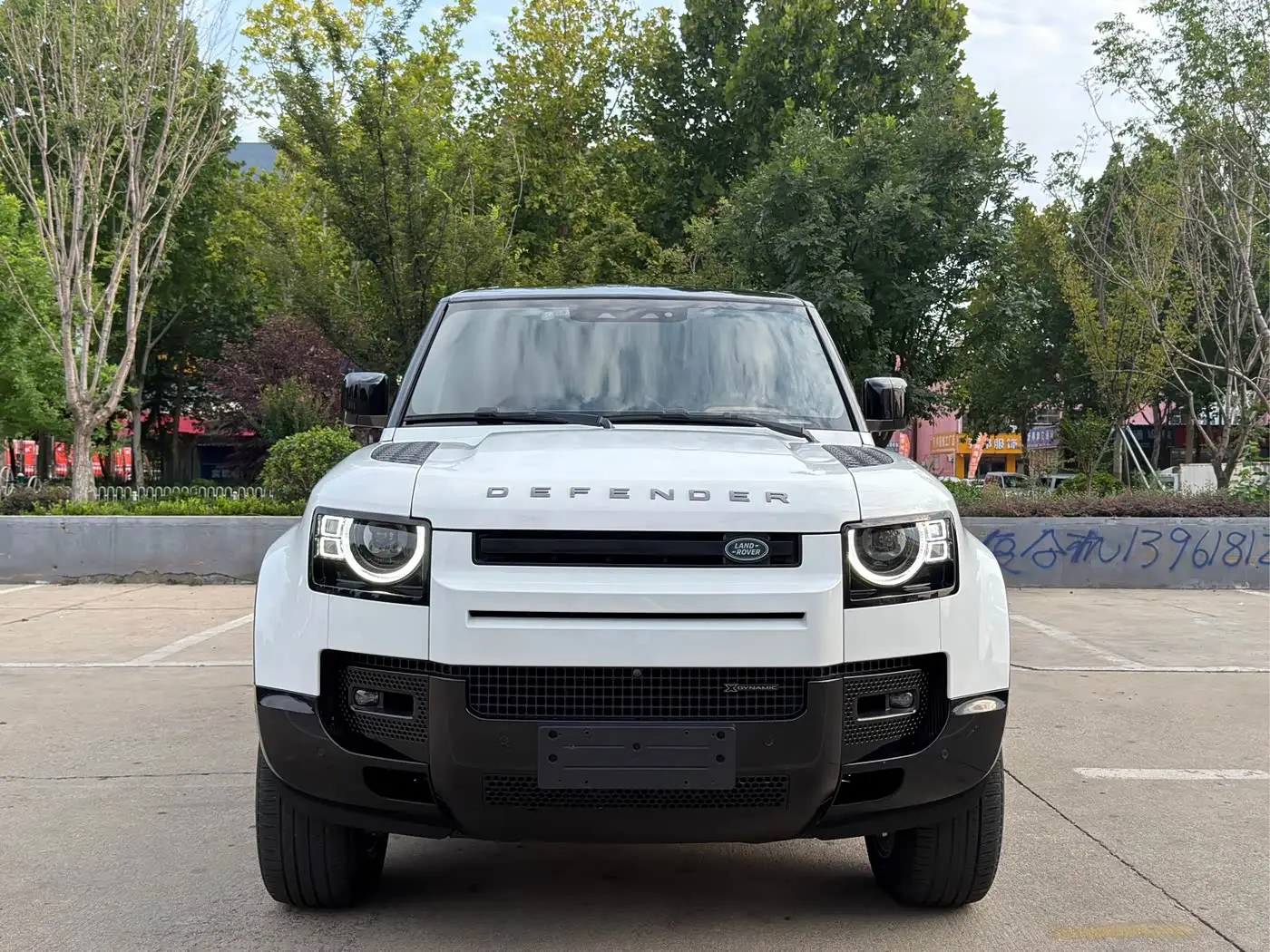 Land Rover Defender, 2023