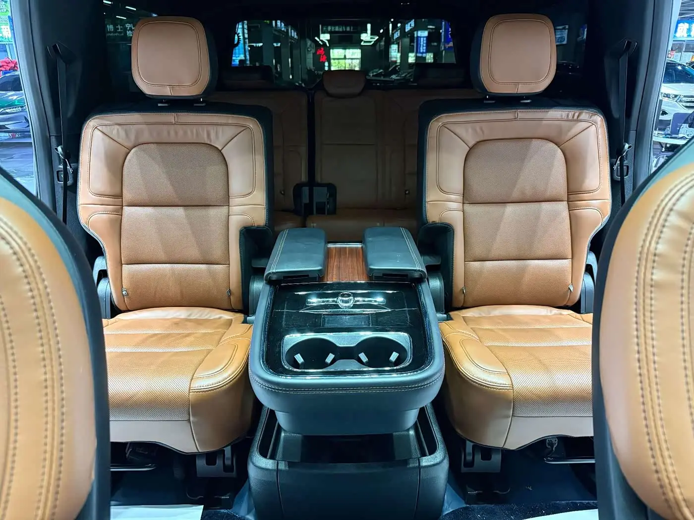 Lincoln Navigator 2022 — Photo 7/20