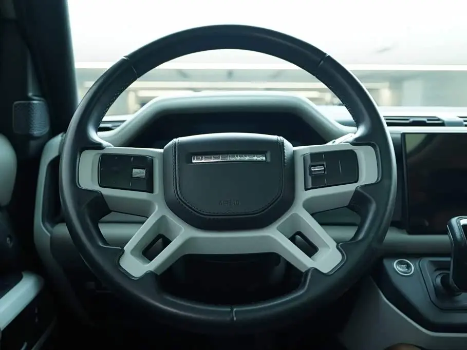 Land Rover Defender 2022 — Фото 17/20