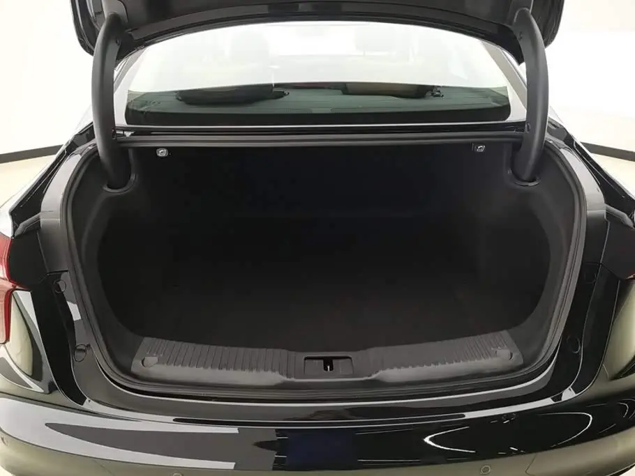 Hongqi H5 PHEV 2025 — Фото 4/16