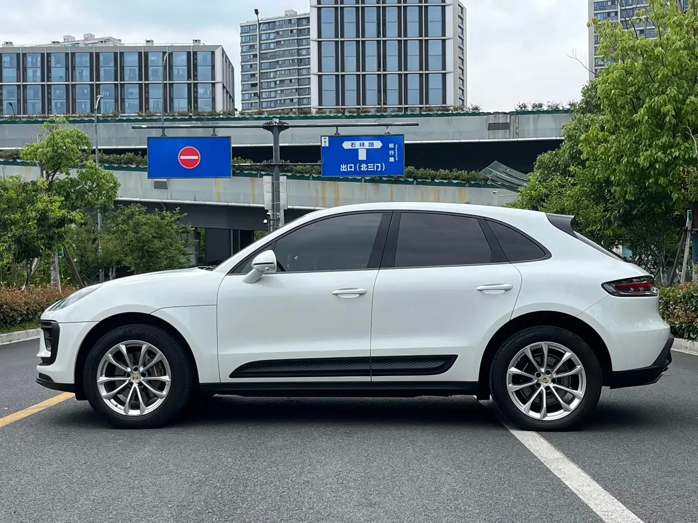 Porsche Macan 2022 — Фото 4/15