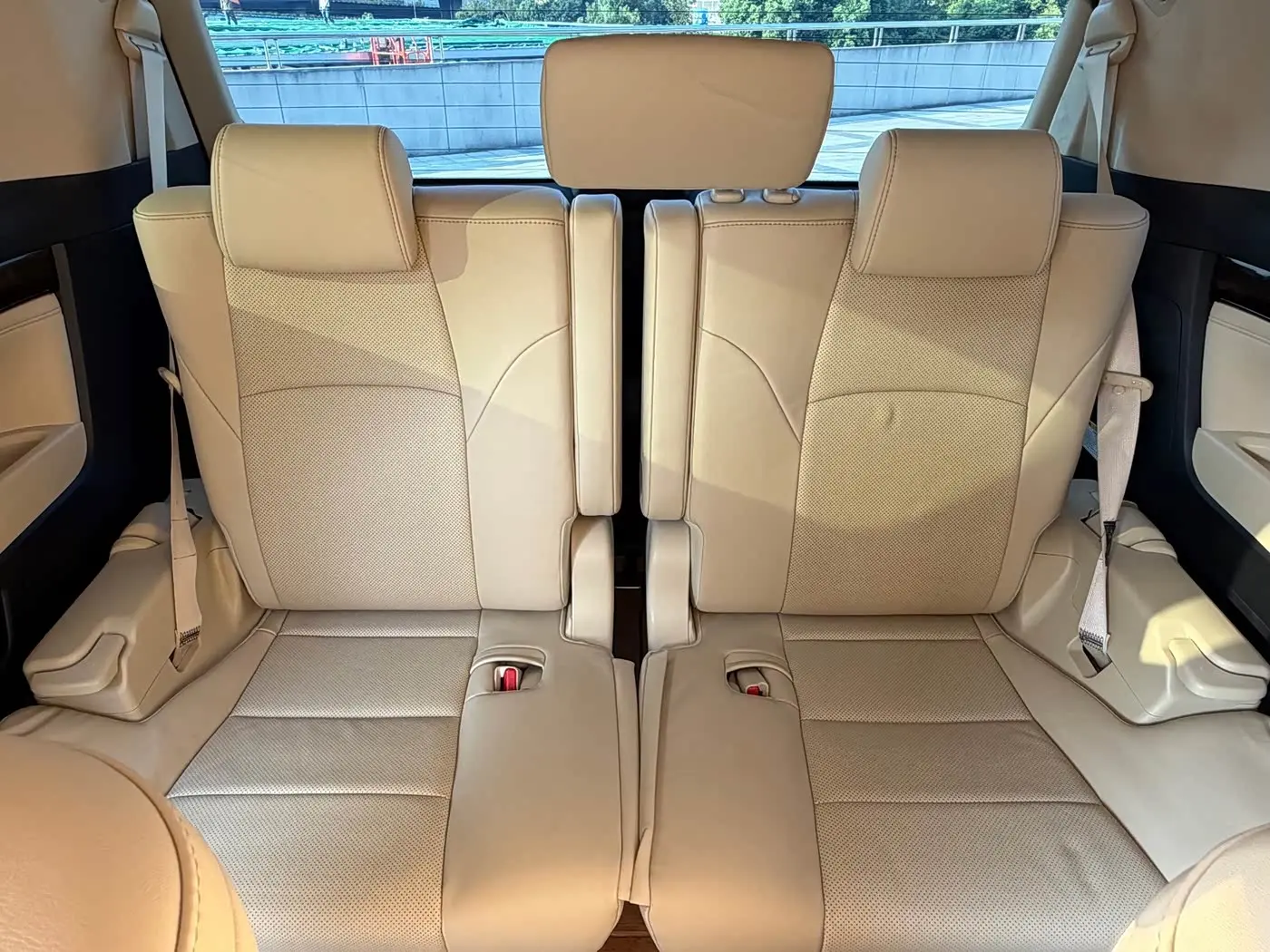 Toyota Alphard 2020 — Photo 15/15