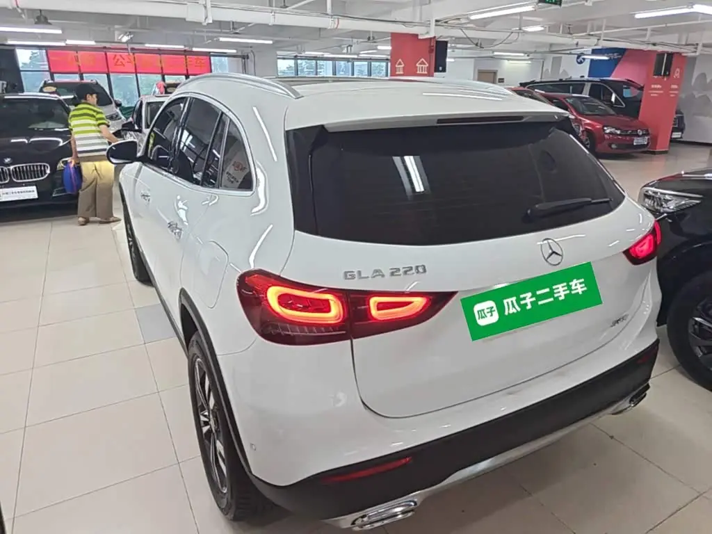 Mercedes-Benz GLA 2023 — Фото 5/20