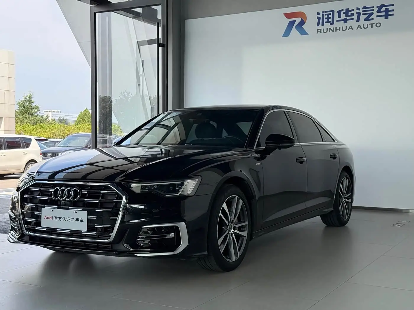 Audi A6L 2020 — Photo 1/16