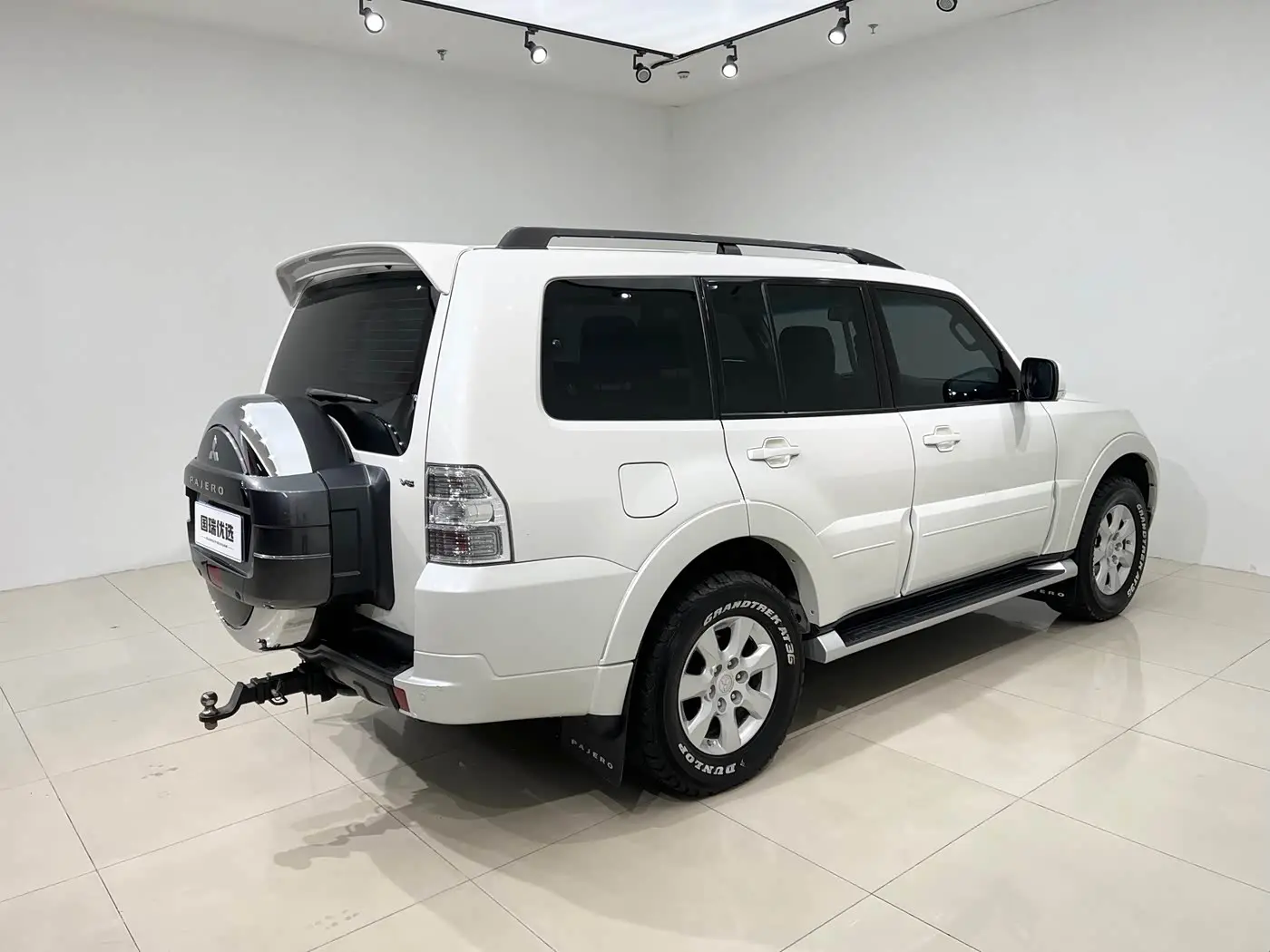 Mitsubishi Pajero 2018 — Photo 6/20