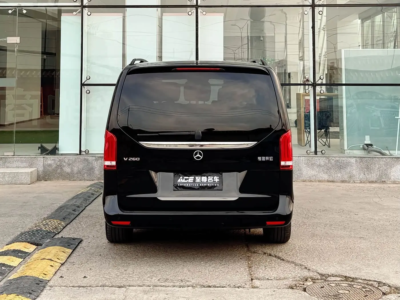 Mercedes-Benz V-Class 2020 — Фото 5/18