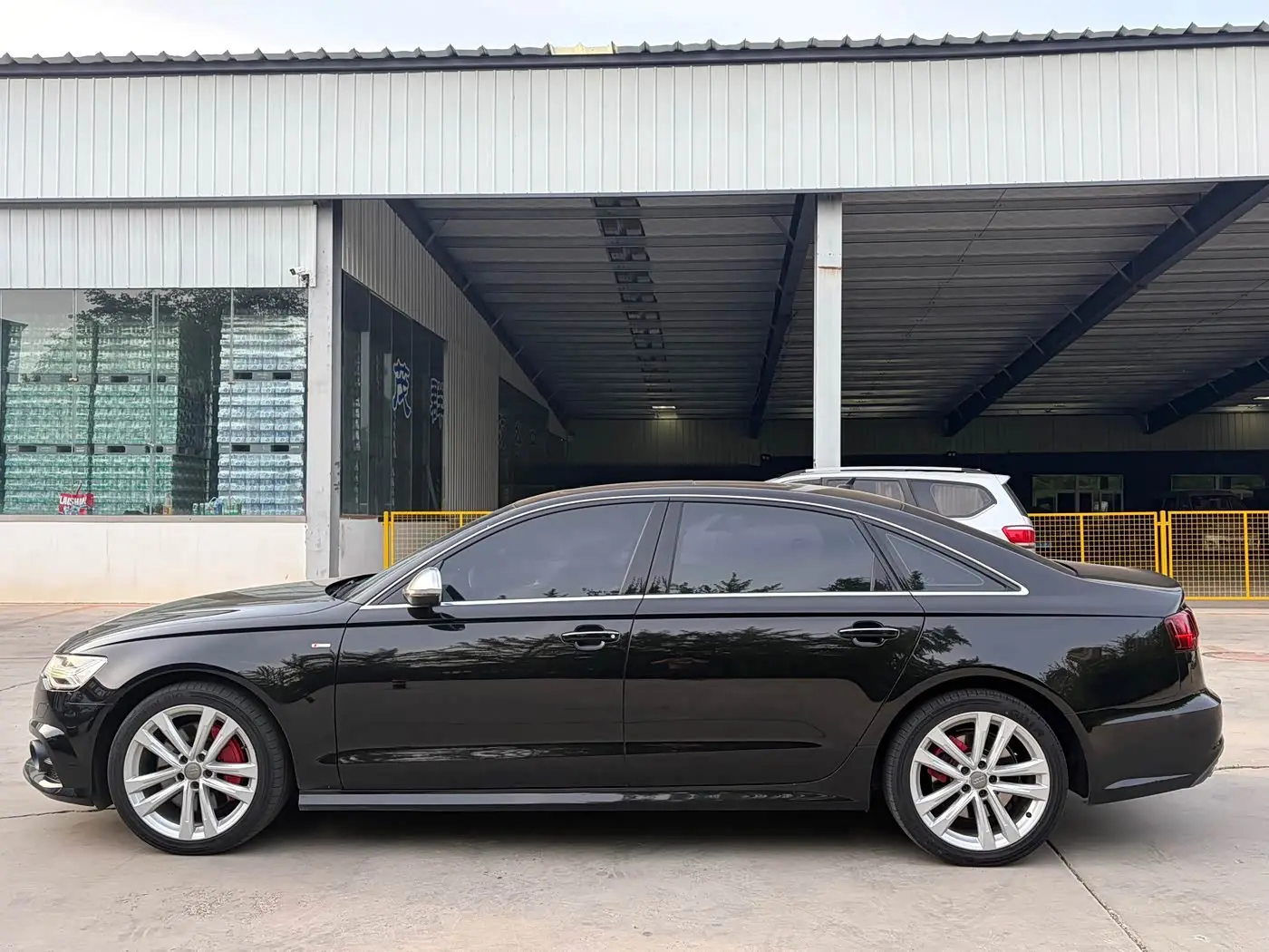 Audi A6L 2018 — Photo 6/10
