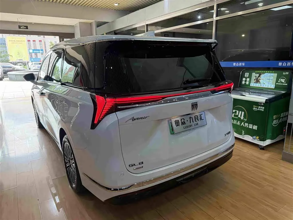 Buick GL8 New Energy 2024 — Photo 13/16