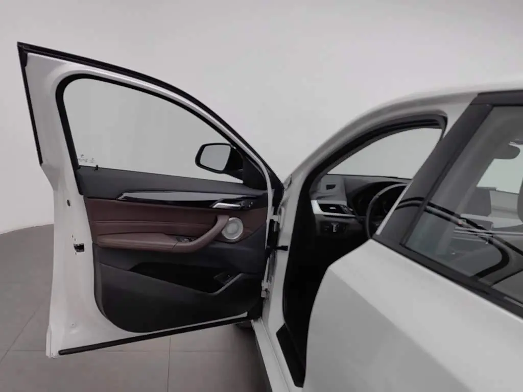 BMW X2 2022 — Фото 8/20
