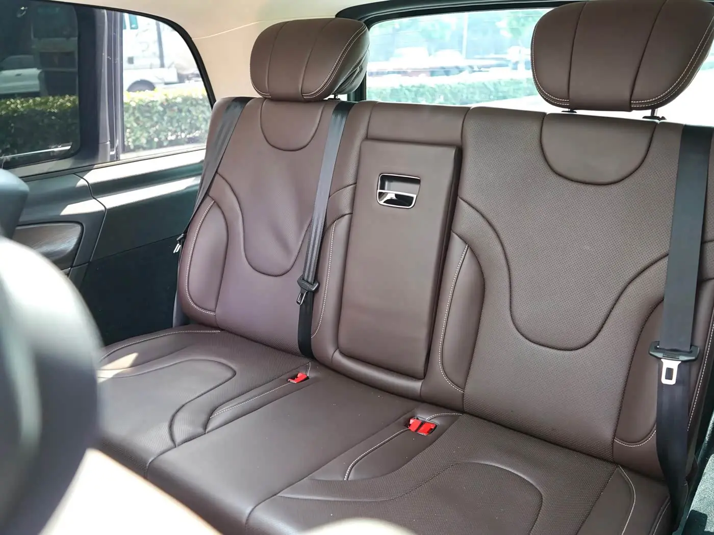 Mercedes-Benz V-Class 2024 — Фото 14/20