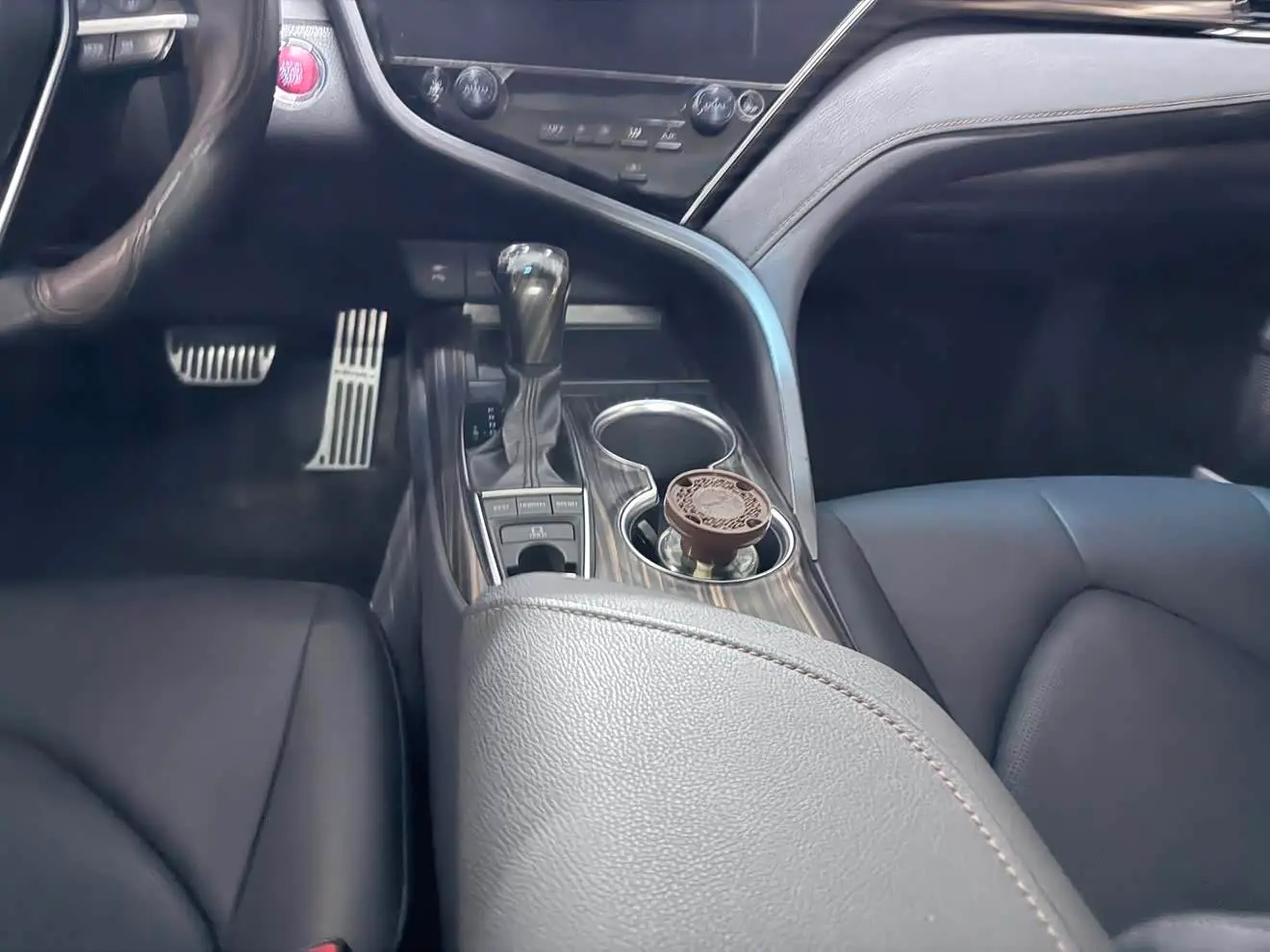 Toyota Camry 2020 — Photo 17/20