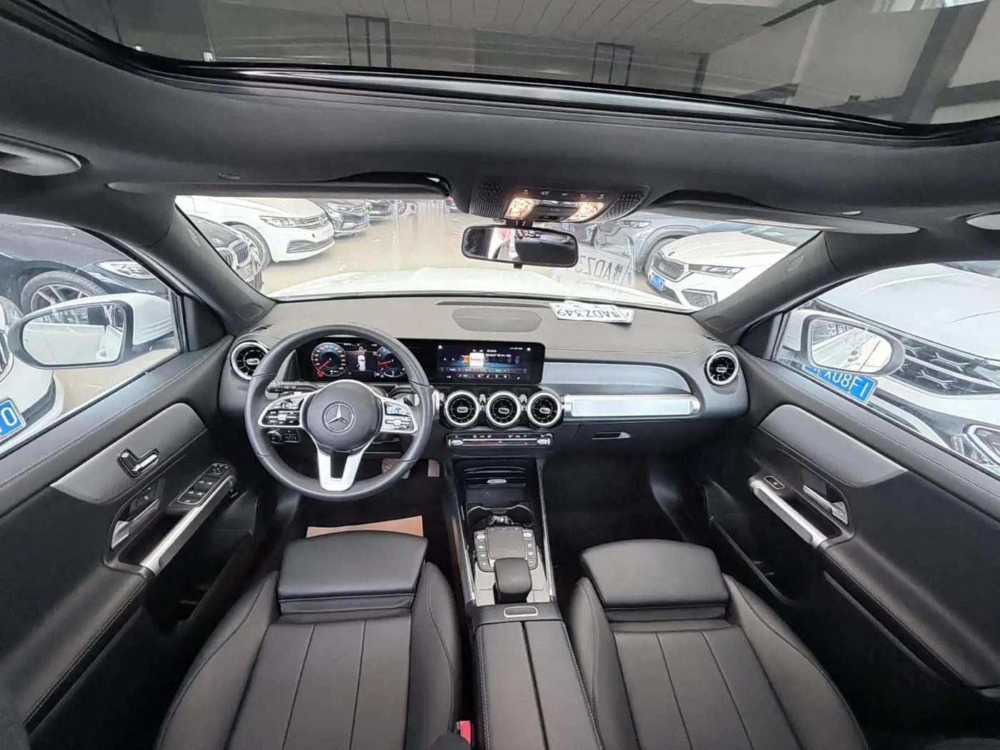 Mercedes-Benz GLB 2022 — Photo 9/15