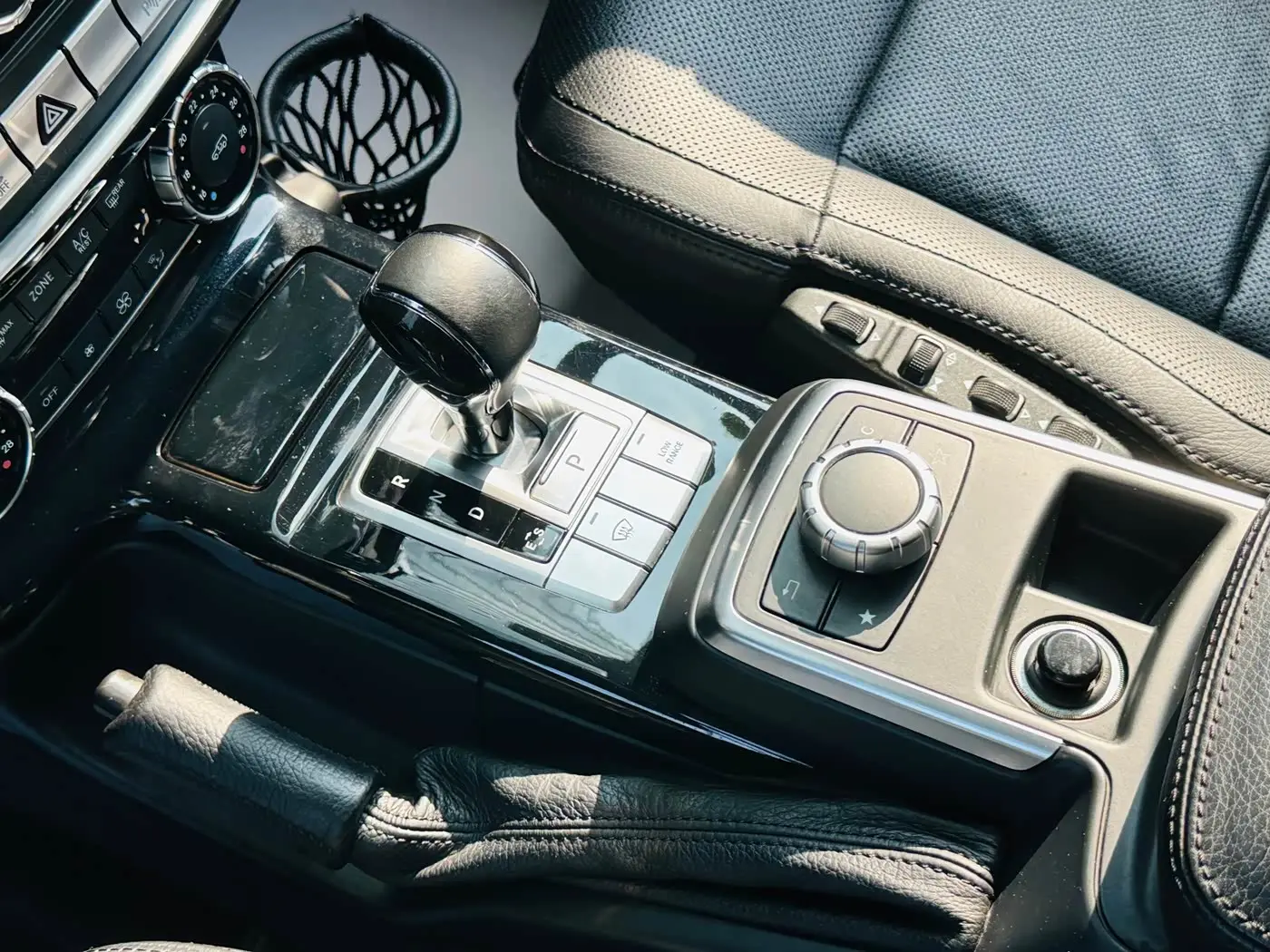 Mercedes-Benz G-Class 2015 — Фото 15/20