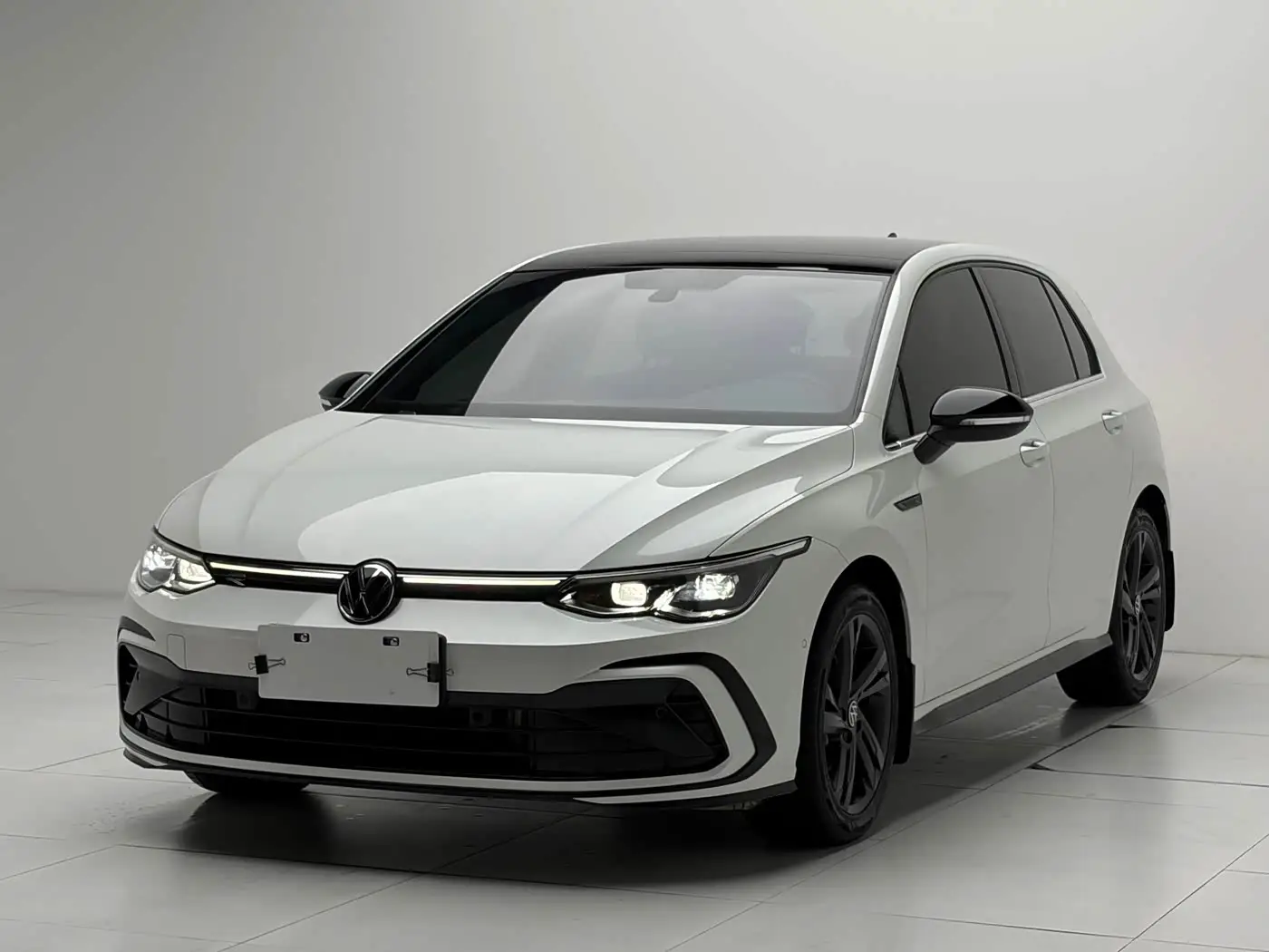 Volkswagen Golf, 2023
