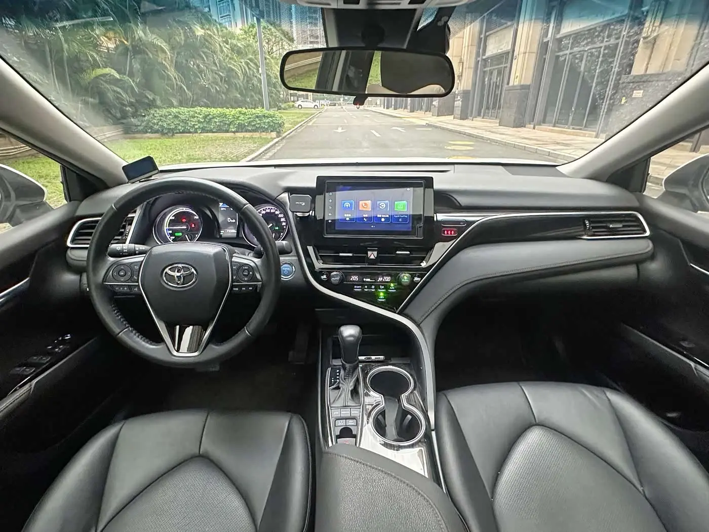 Toyota Camry 2021 — Photo 9/17