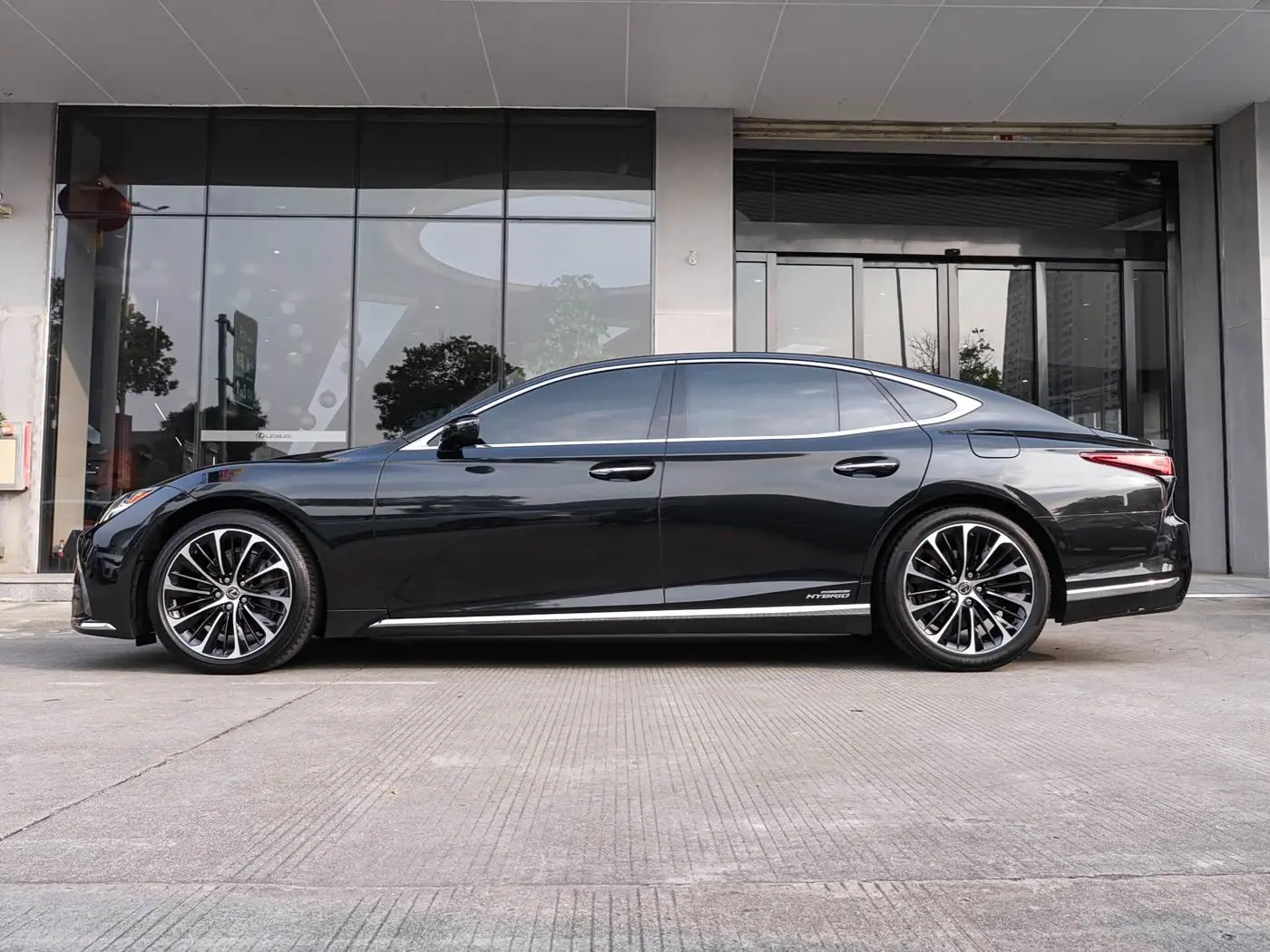 Lexus LS 2021 — Şəkil 4/20
