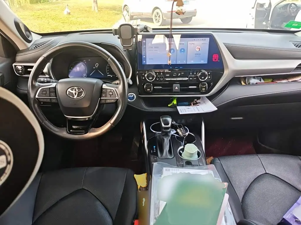 Toyota Highlander 2022 — Photo 5/20