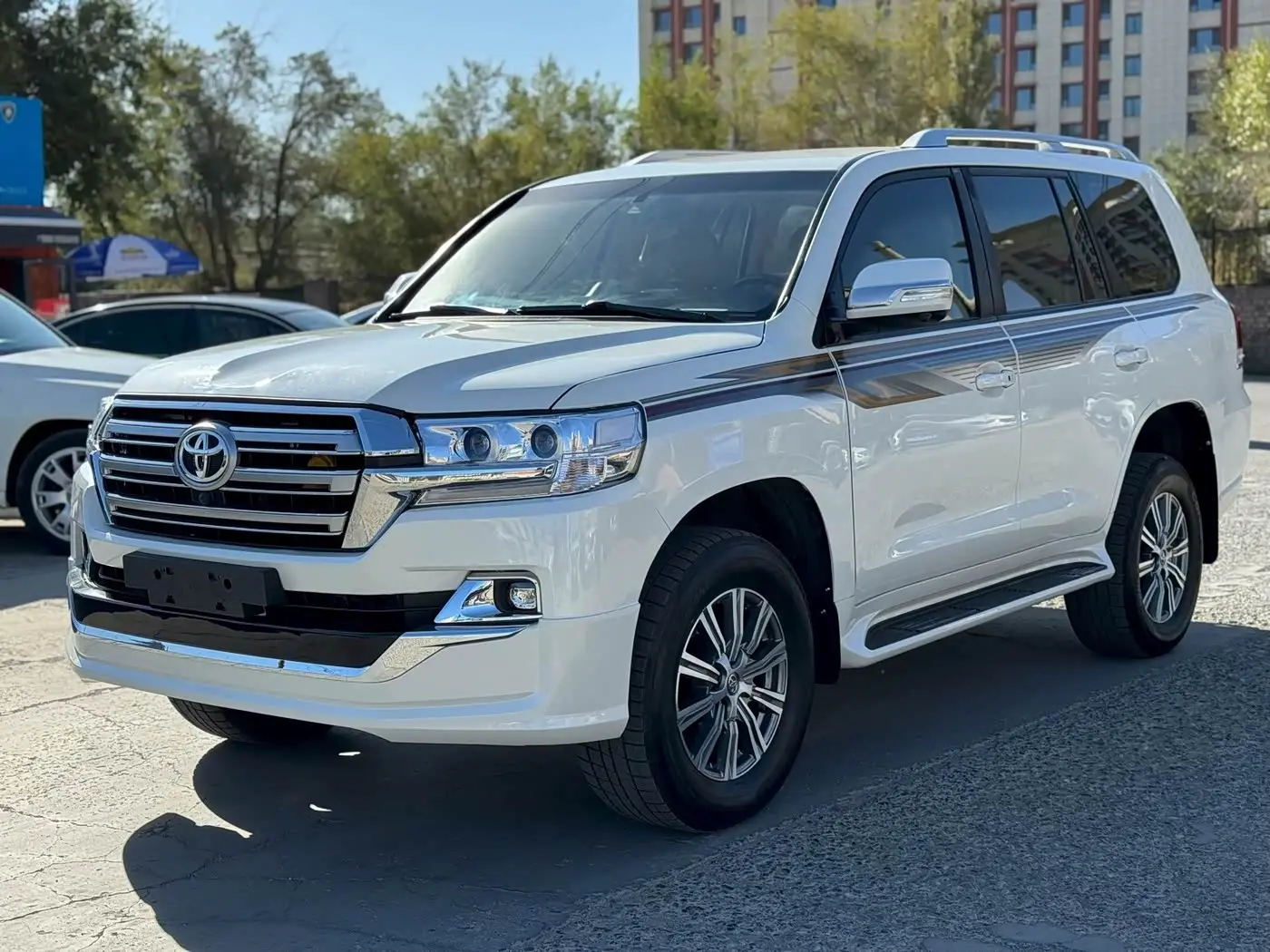 Toyota Land Cruiser 2016 — Photo 1/9