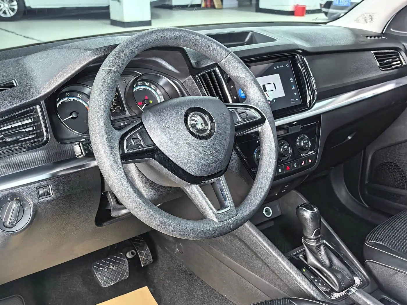 Škoda Kamiq 2023 — Photo 10/20