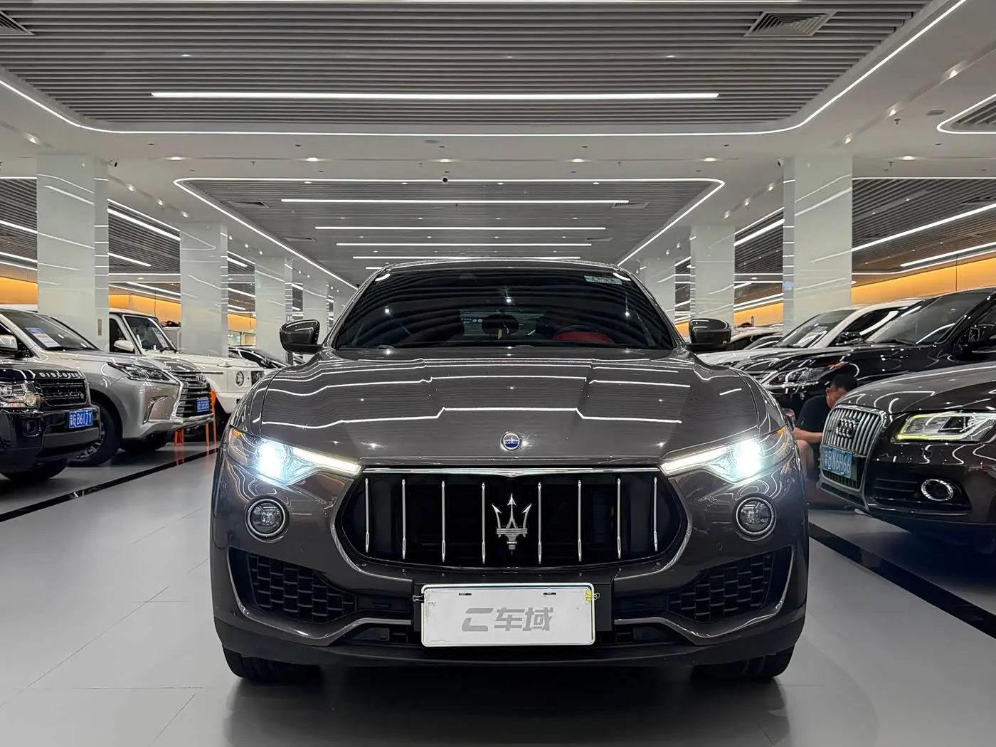 Maserati Levante 2019 — ფოტო 1/12
