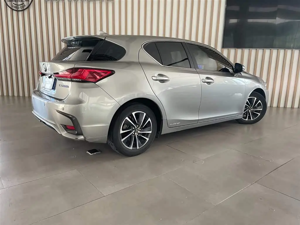 Lexus CT 2021 — Photo 4/11