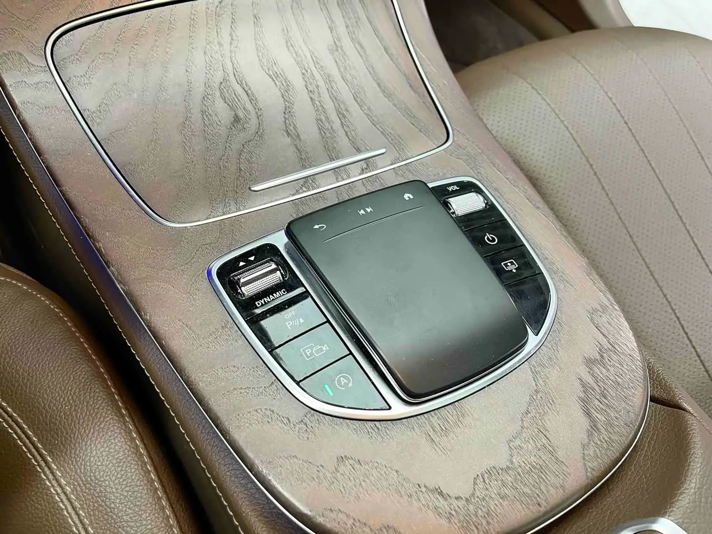 Mercedes-Benz E-Class 2023 — Photo 14/20