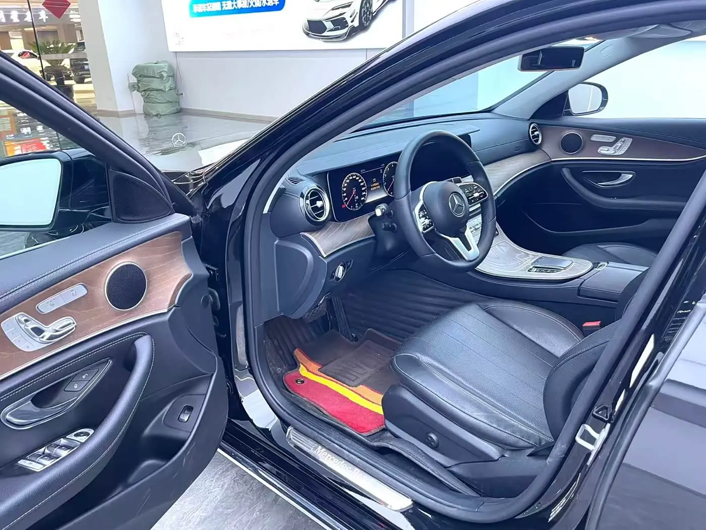 Mercedes-Benz E-Class 2019 — Photo 4/15
