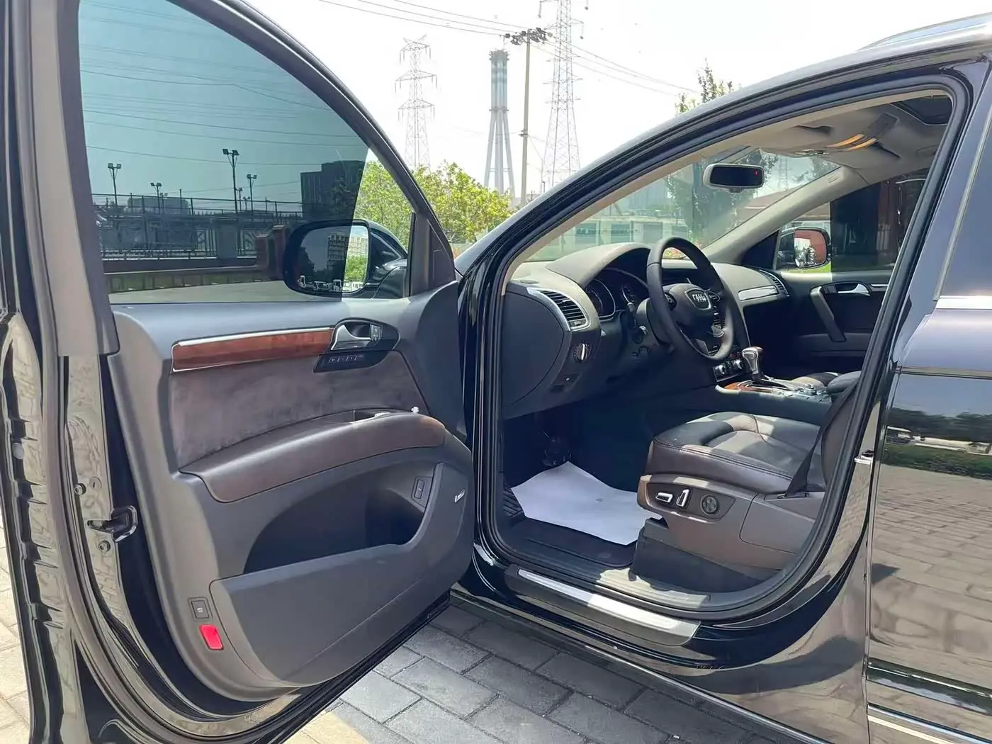 Audi Q7 2012 — Photo 15/20