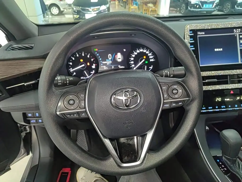 Toyota Avalon 2019 — Photo 11/20