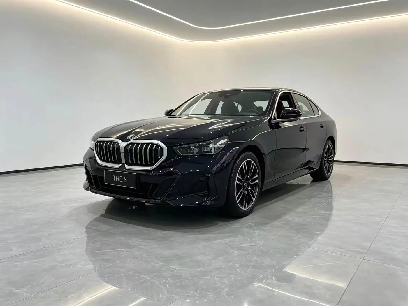 BMW 5 Series 2026 — Photo 1/18