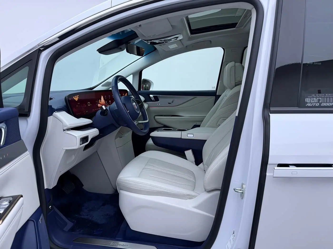 Buick GL8 New Energy 2024 — ფოტო 5/18