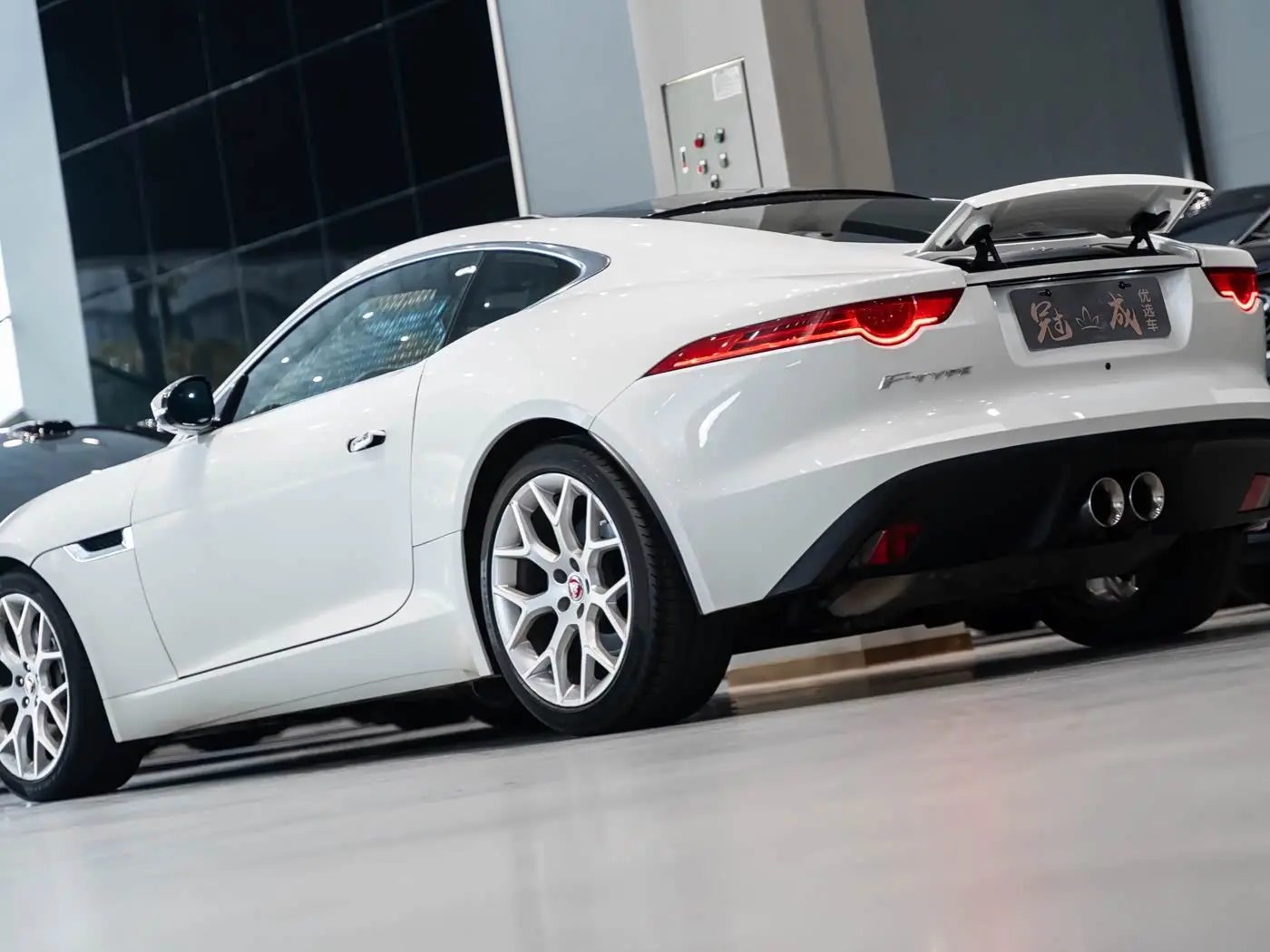 Jaguar F-TYPE 2015 — Photo 5/16