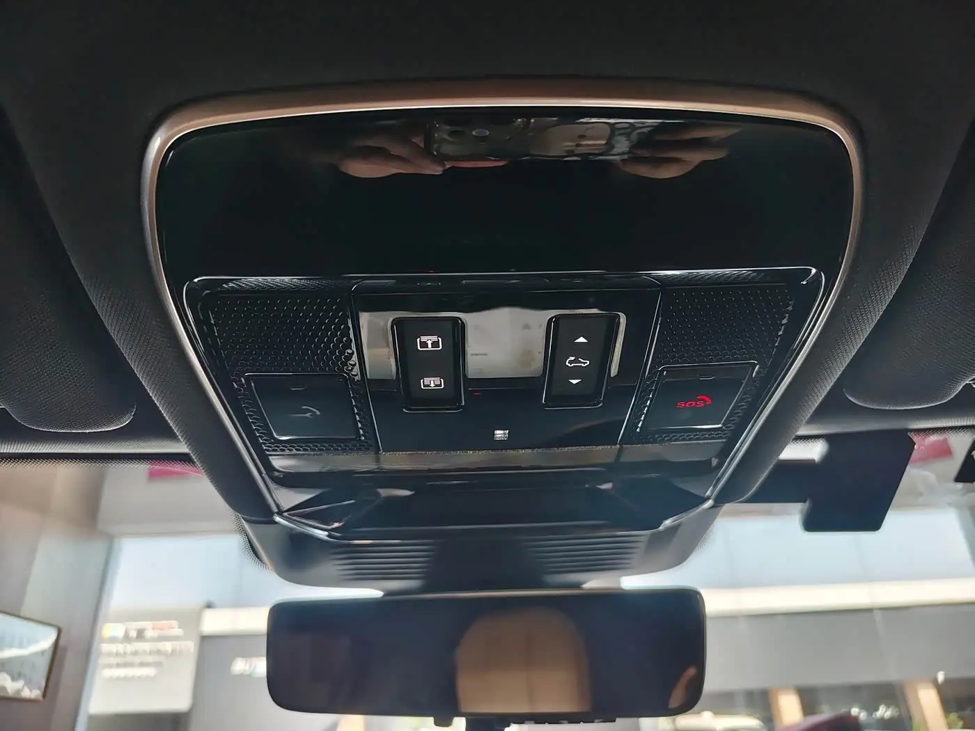 Land Rover Range Rover Sport 2023 — Photo 18/20