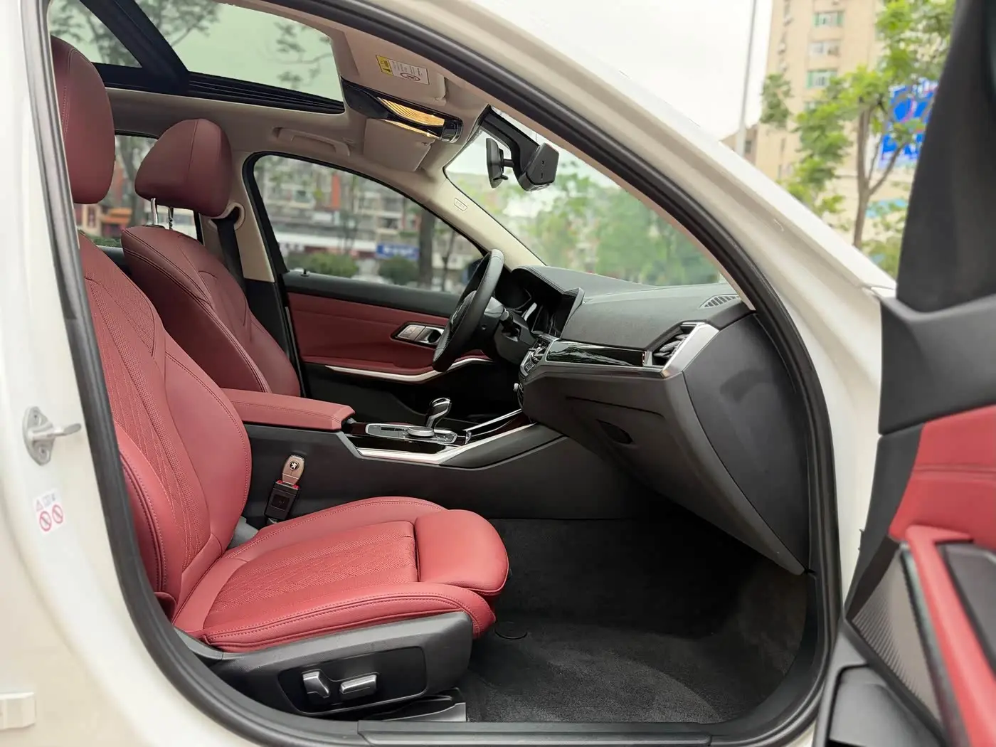 BMW 3 Series 2022 — Photo 9/15