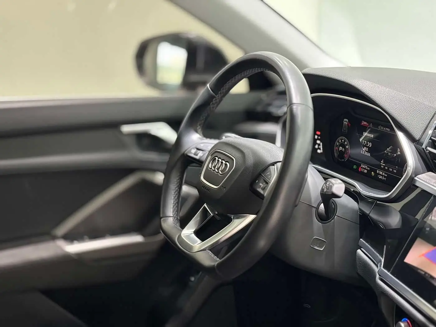 Audi Q3 2023 — Photo 15/20