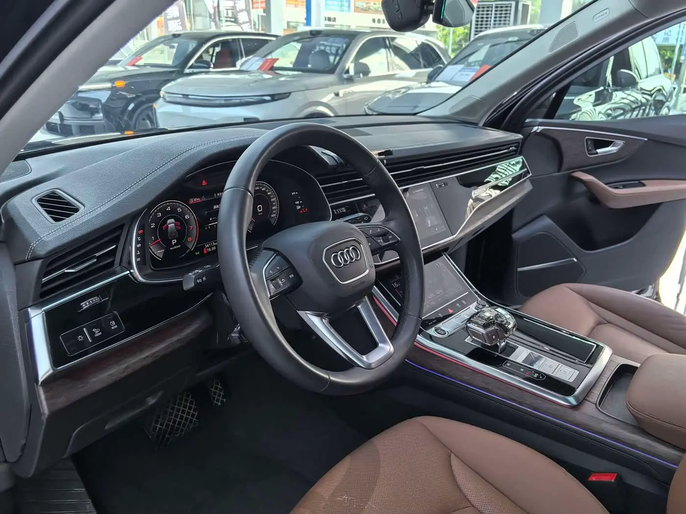 Audi Q7 2024 — Photo 6/17