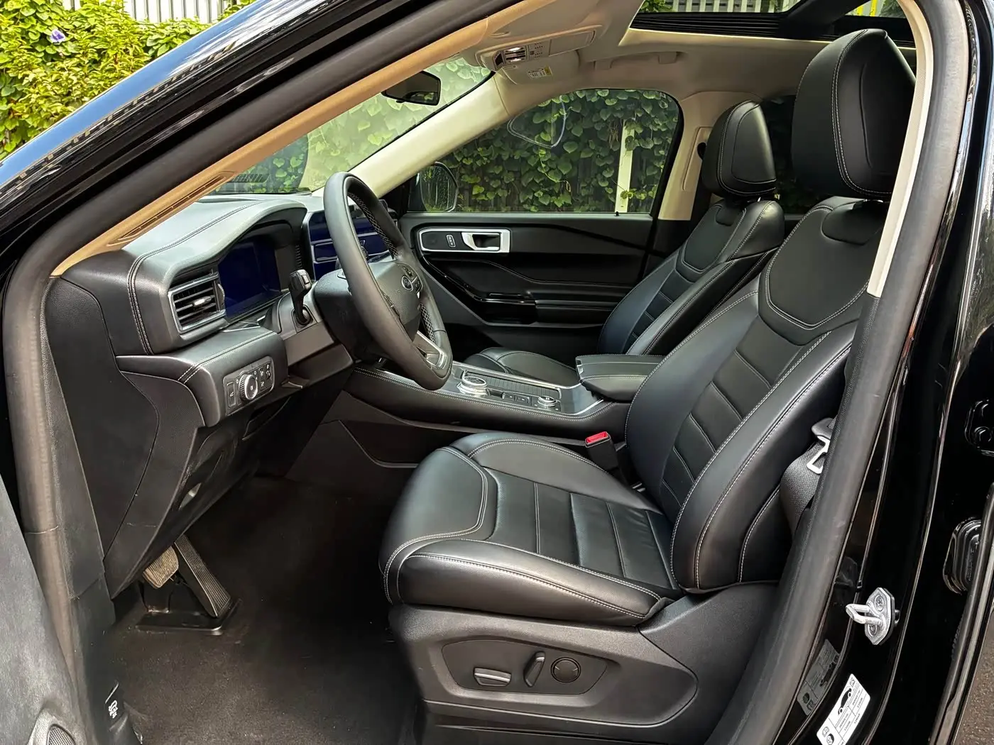 Ford Explorer 2023 — Фото 14/20