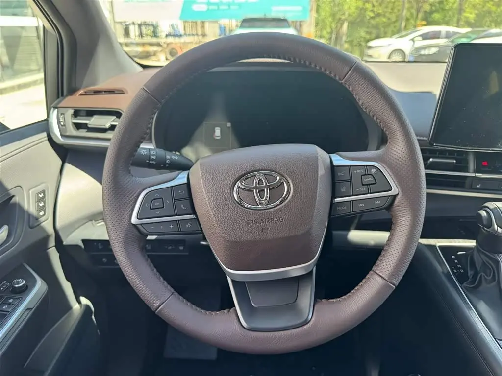 Toyota Granvia 2026 — Şəkil 9/13