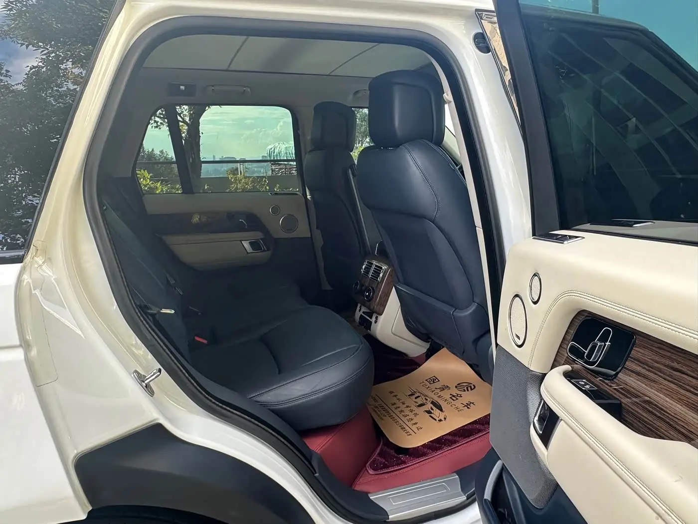 Land Rover Range Rover 2019 — Photo 12/16