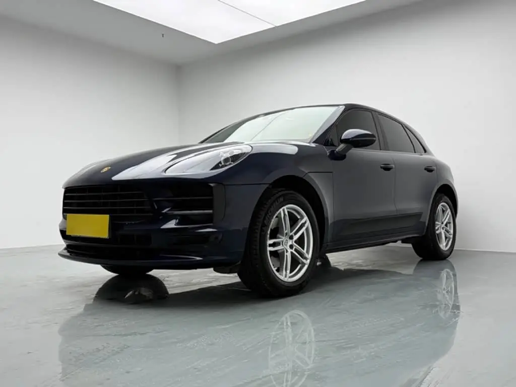 Porsche Macan 2021 — Photo 1/19