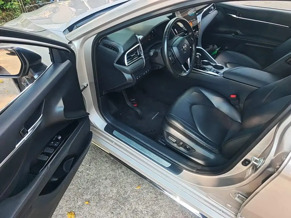 Toyota Camry 2023 — Şəkil 15/19