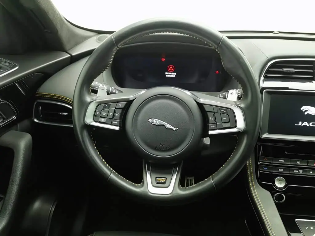 Jaguar F-PACE 2021 — Фото 11/20