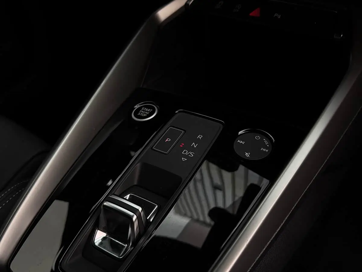 Audi A3 2023 — Photo 11/17