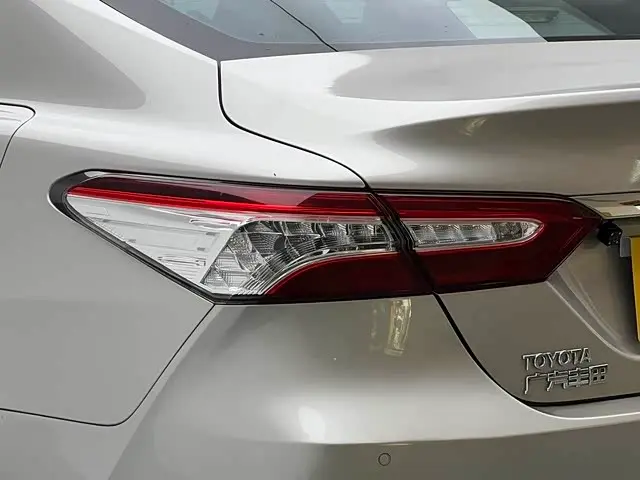 Toyota Camry 2019 — Фото 18/19